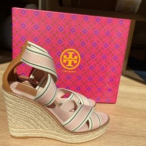 NEVER WORN TORY BURCH FRIEDA ES-PADRILLE PLATFORM SANDAL